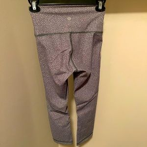 Lululemon high-rise crops!